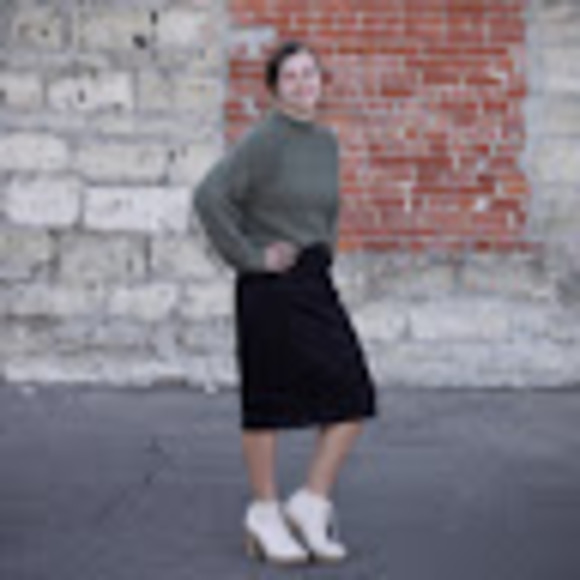 Meet your Posher, Allison - Picture 1 of 1